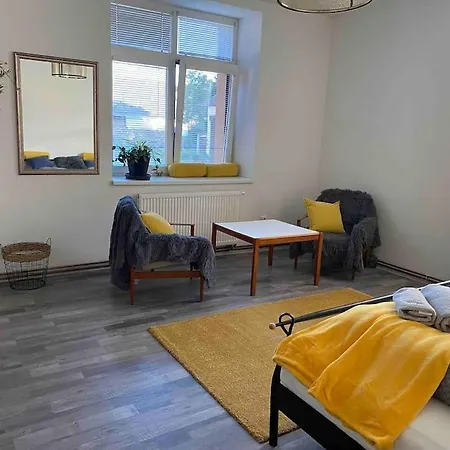 B12 - Bohdanecska 12 Apartment Pardubice