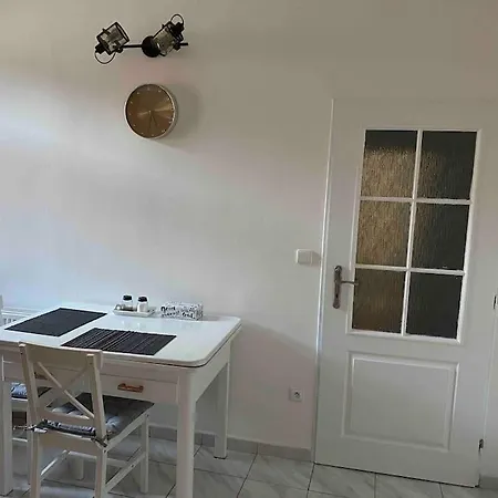 Apartment B12 - Bohdanecska 12 *